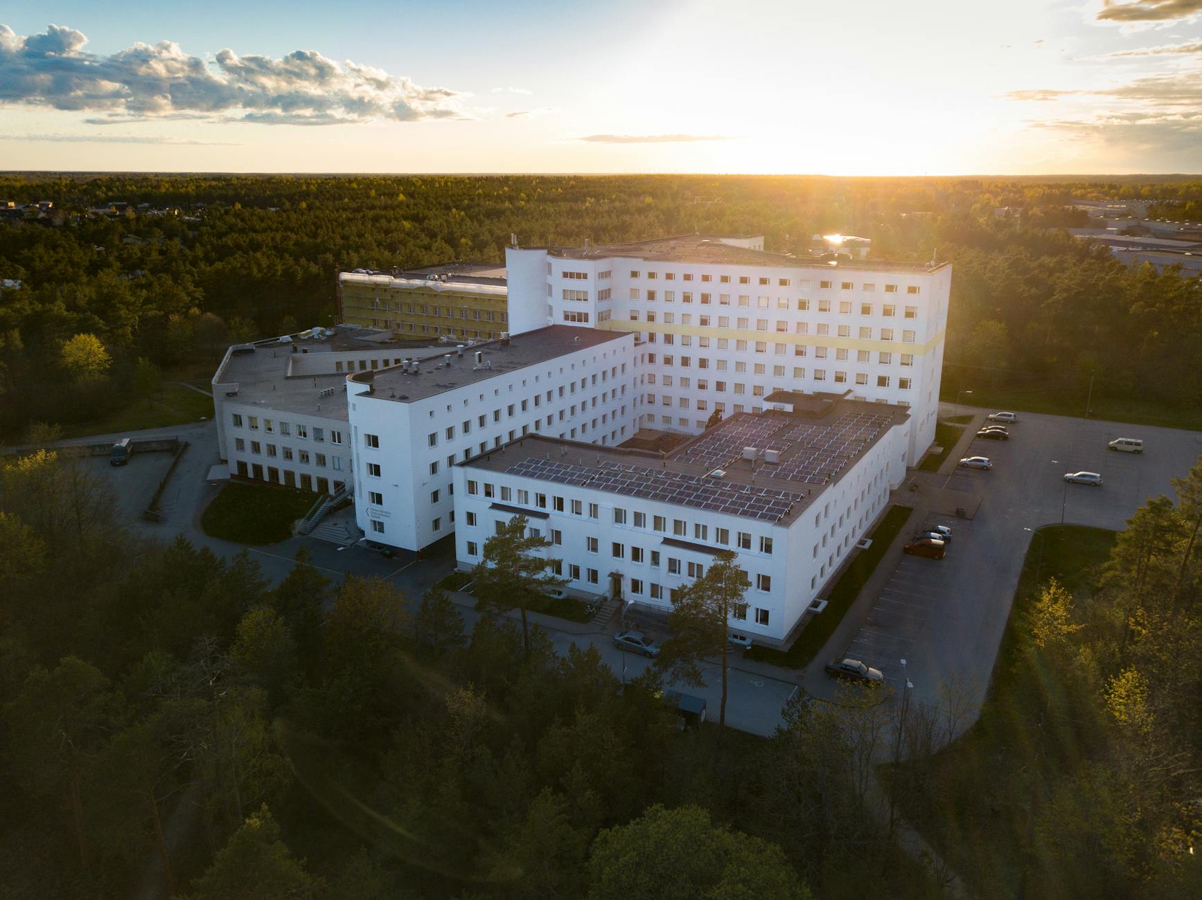 Asbestos Exposure at Toledo Mercy Hospital: Legal Guide for Workers and Tradesmen